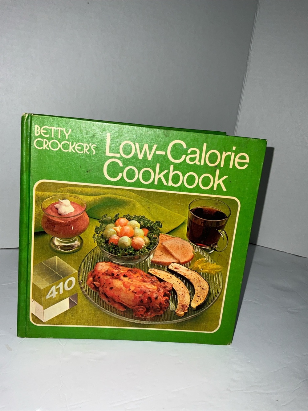 Betty Crocker Low-Calorie Cookbook Vintage